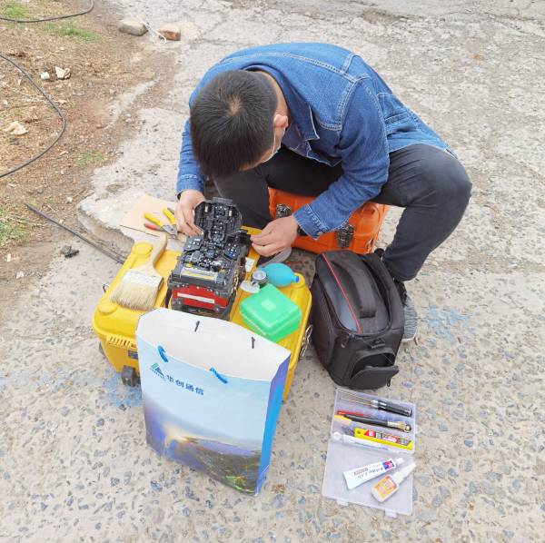 華創(chuàng)通信團(tuán)隊(duì)赴焦作為客戶排憂解難