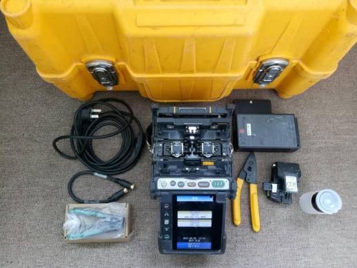 光纖熔接機(jī)熔接過程中光纖的兩種對(duì)準(zhǔn)方式