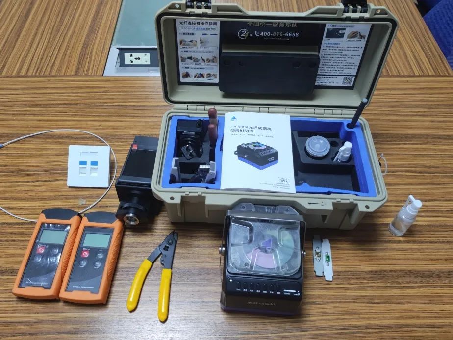 華創(chuàng)通信與武漢長飛商務(wù)洽談|加強(qiáng)光纖成端技術(shù)在FTTR領(lǐng)域的應(yīng)用與創(chuàng)新